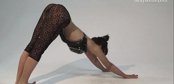  Sofia Gnutova spreads her beautiful legs